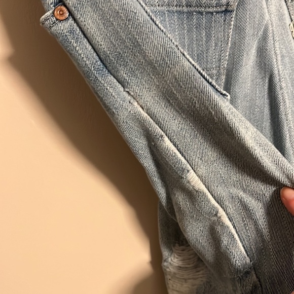 Woman’s Plus Striped Levi’s White Tag Stretchy Distressed Shorts Size 18 - Picture 8 of 12